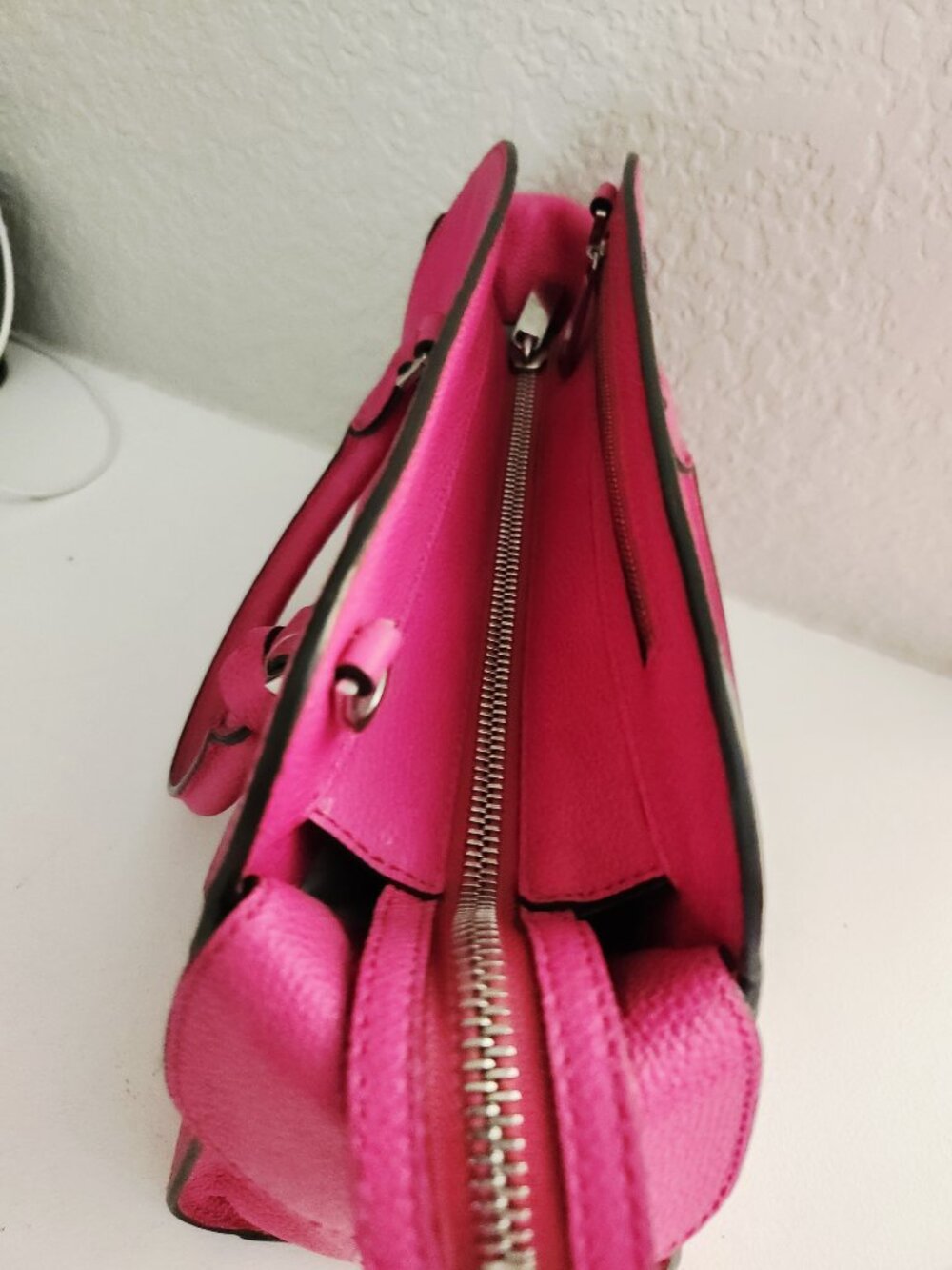 Like New Michael Kors Rasberry Pink Shoulder/Crossbody Bag Purse - Picture 12 of 16